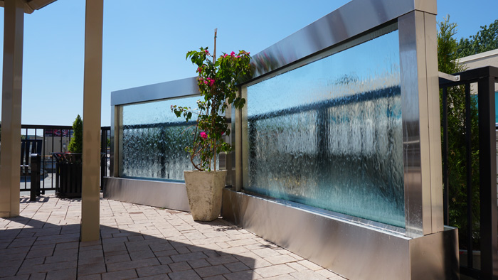 Mur d'eau intérieur et extérieur, grand format sur vitre et sur ardoise -  Montréal